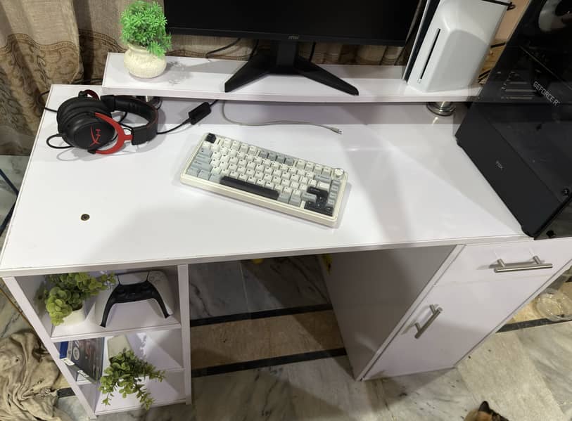 Gaming Table Desktop 4