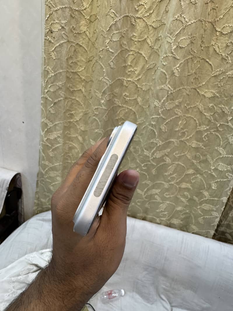 Apple iPhone 17 Pro Max 5