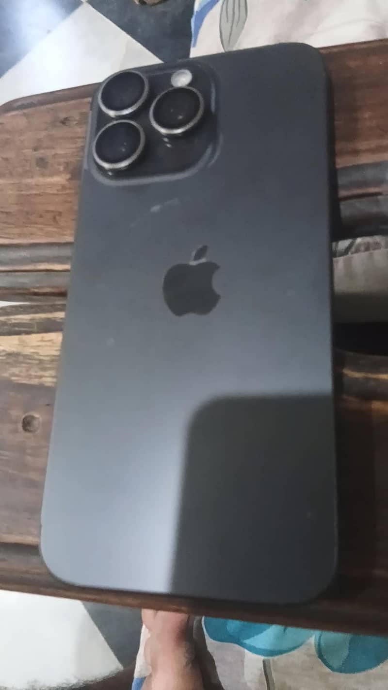 Apple iPhone 15 Pro Max 0