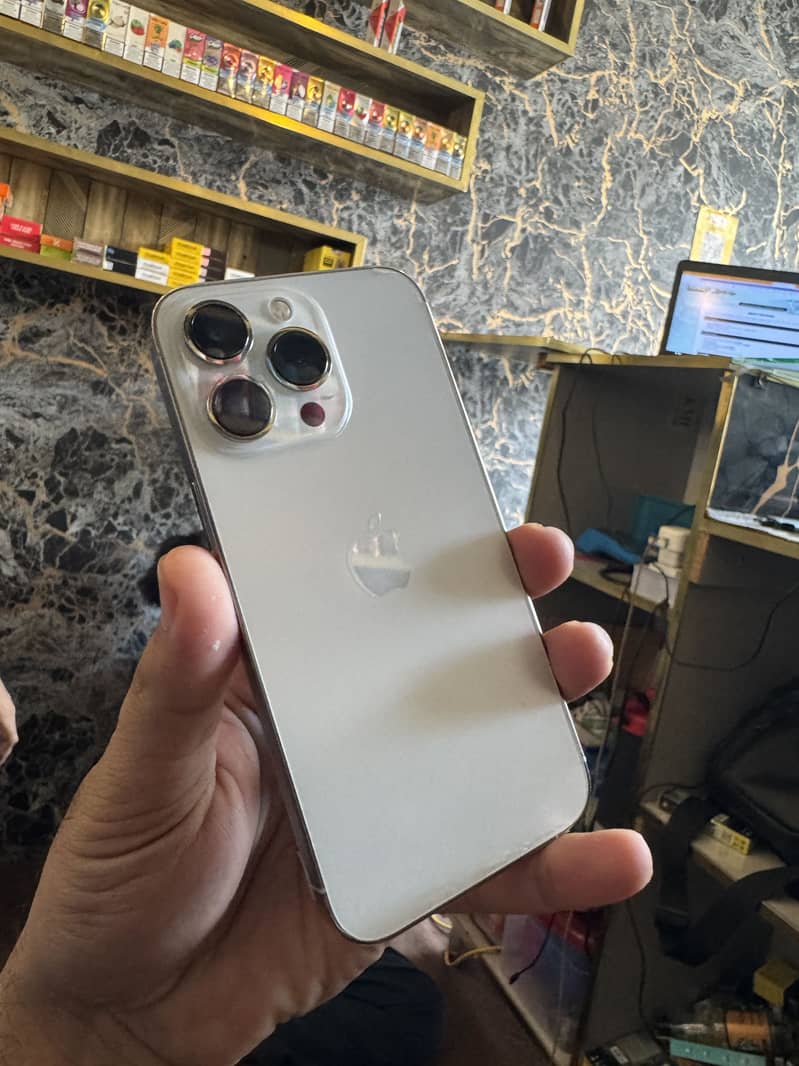 Apple iPhone 13 Pro 0