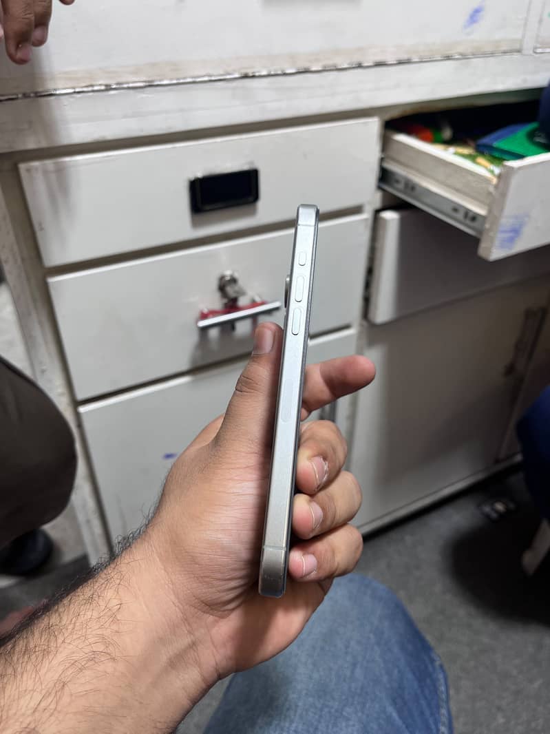 Apple iPhone 15 Pro Max 1