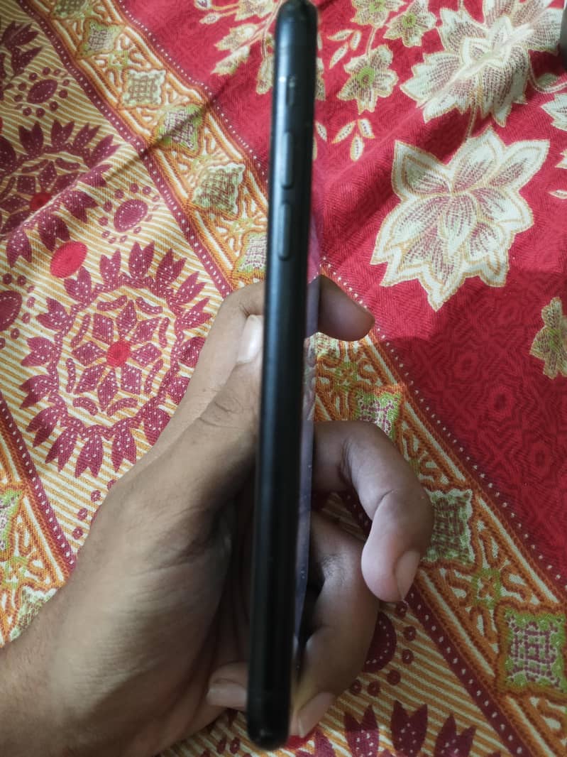 Apple iPhone XR 3