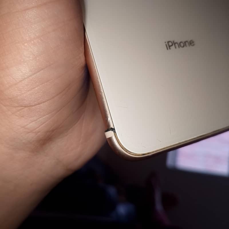 Apple iPhone 8 Plus 3