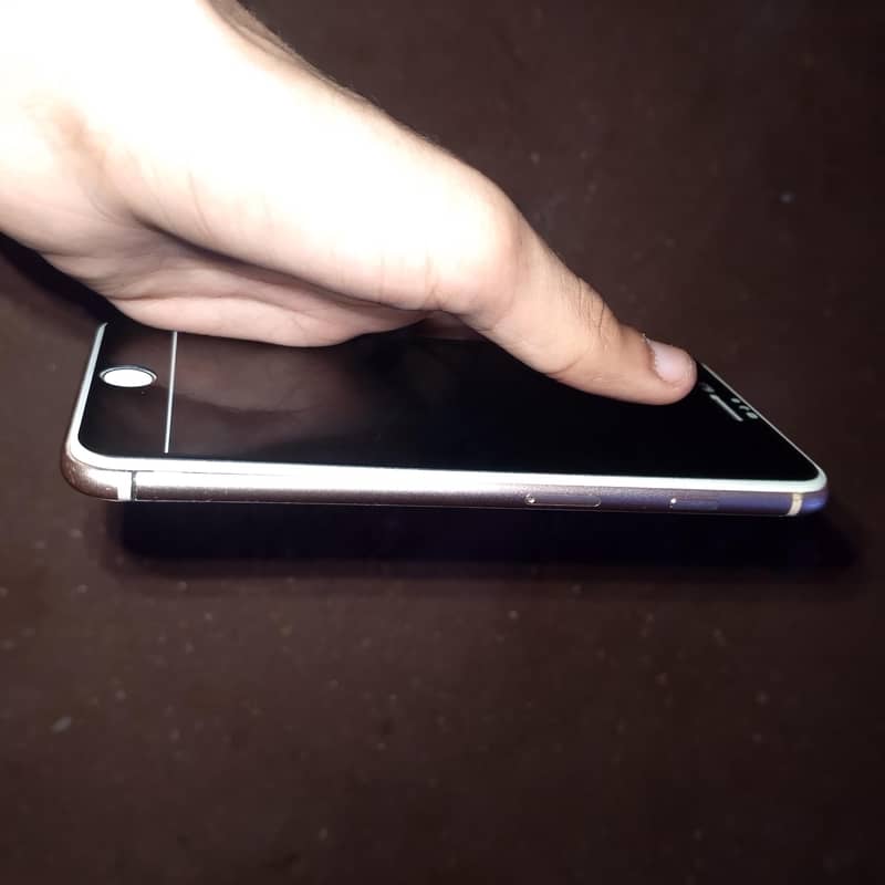 Apple iPhone 8 Plus 5