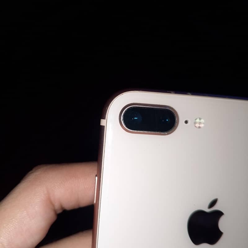 Apple iPhone 8 Plus 6