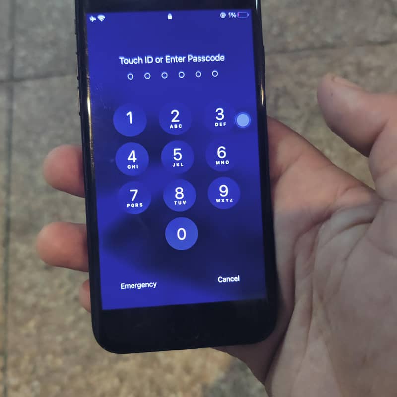 Apple iPhone 7 3