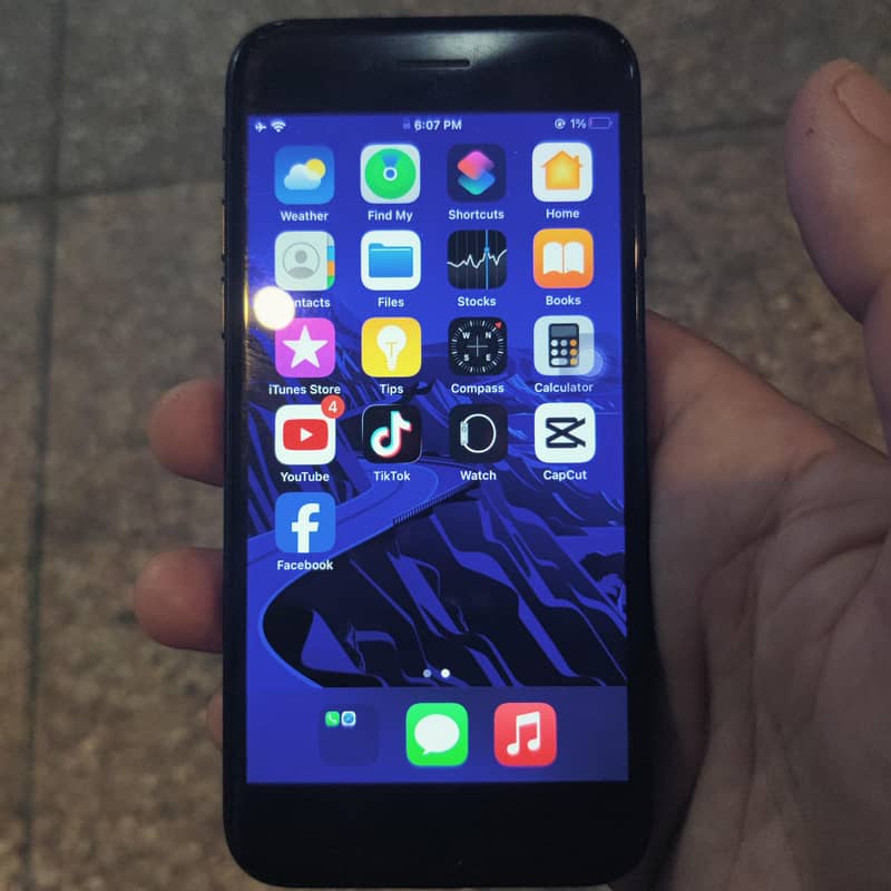 Apple iPhone 7 4
