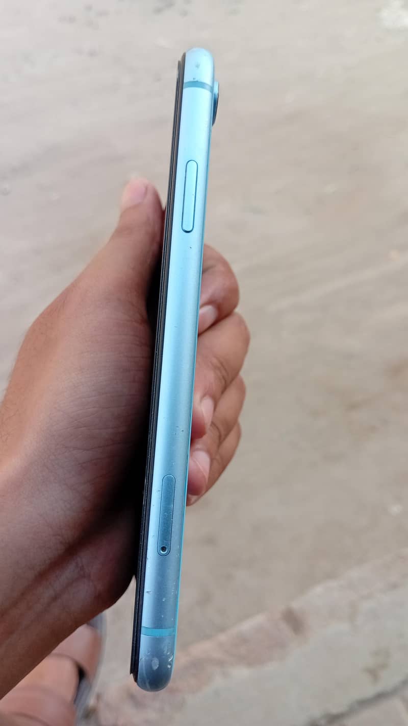 Apple iPhone XR 1