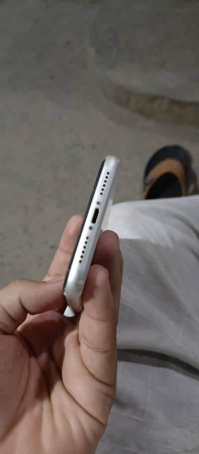 iphone xr total original only bypas baqi al ok 10by10