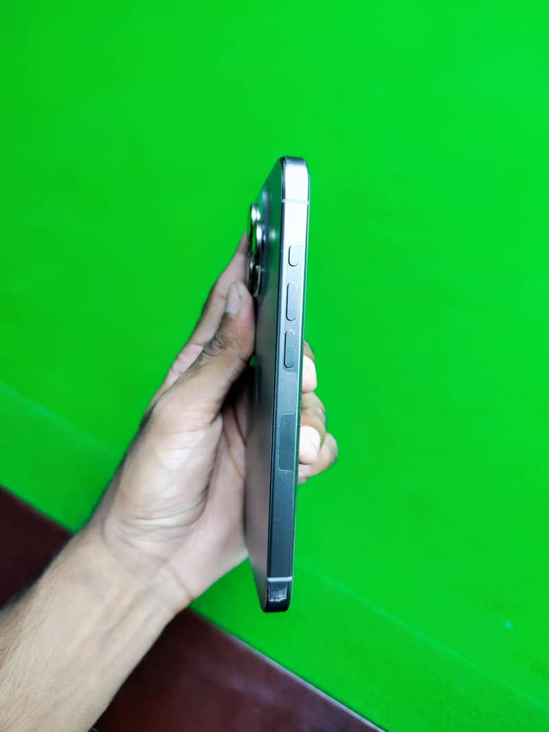 Apple iPhone 15 Pro 5