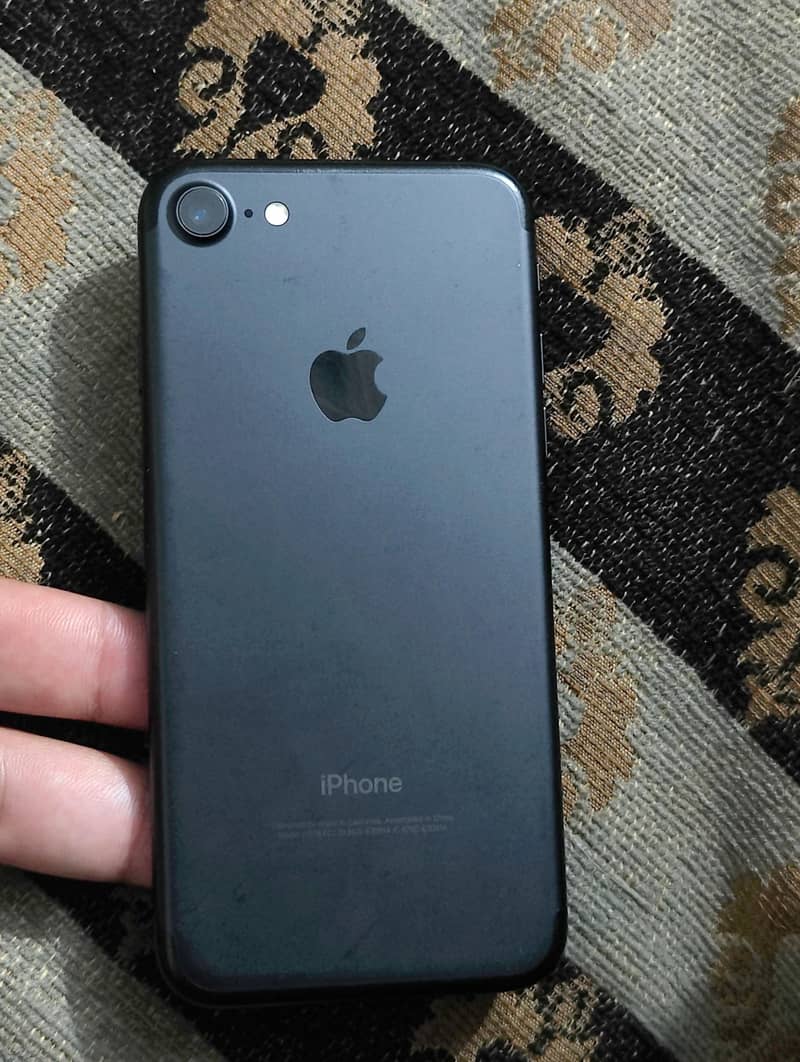 Apple iPhone 7 0