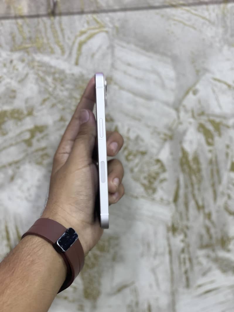 Apple iPhone 13 6