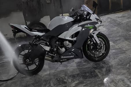 Kawasaki Ninja ZX-6R 636 | 2000 KM | White | Excellent Condition