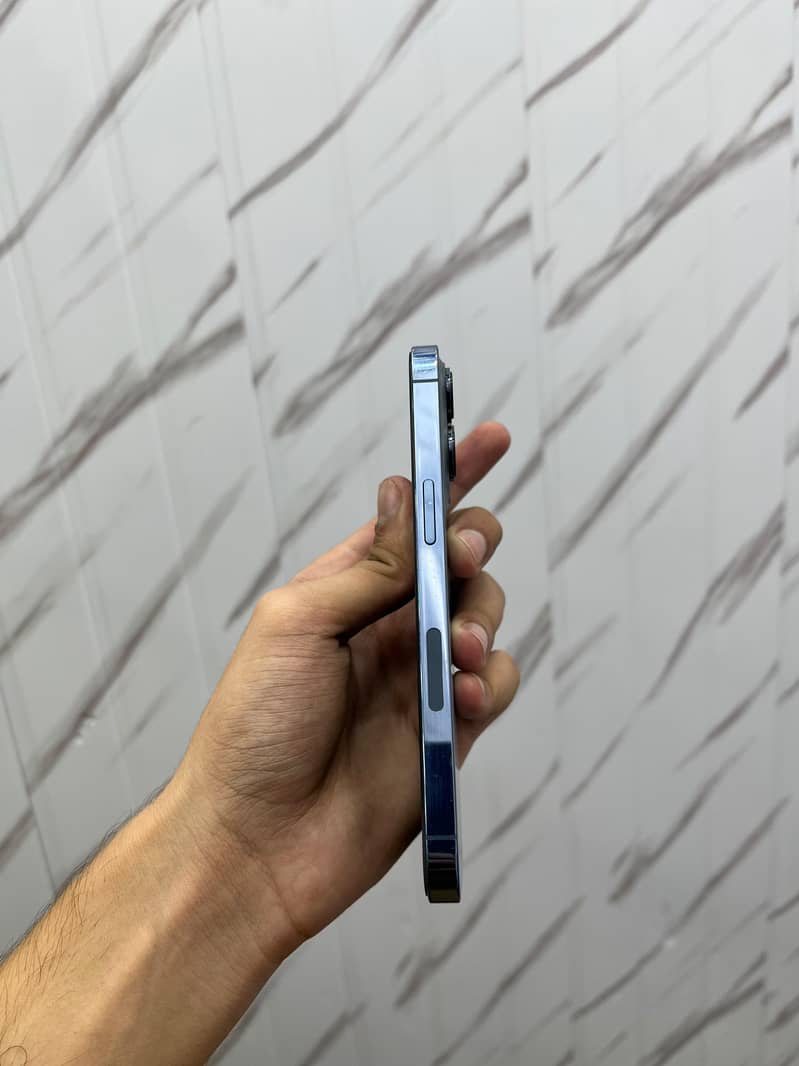Apple iPhone 13 Pro 1