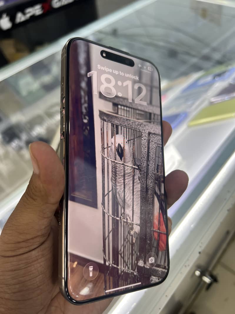 Apple iPhone 15 Pro Max 2