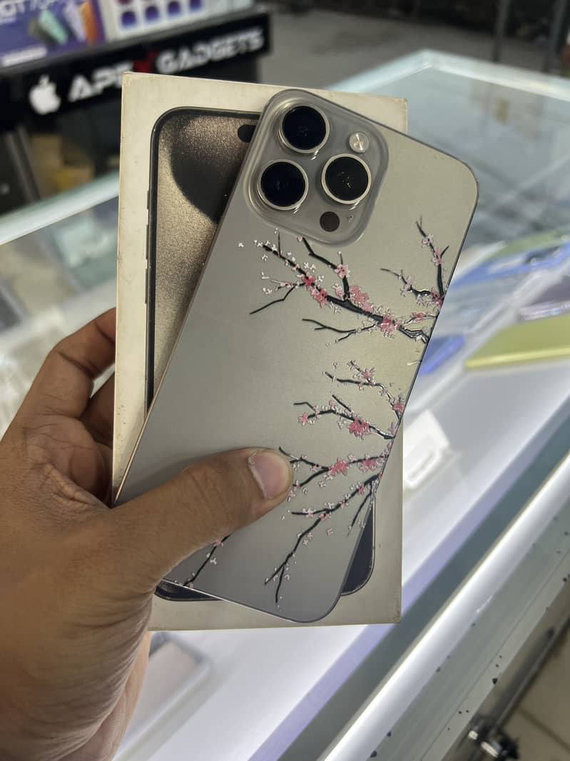 Apple iPhone 15 Pro Max 3