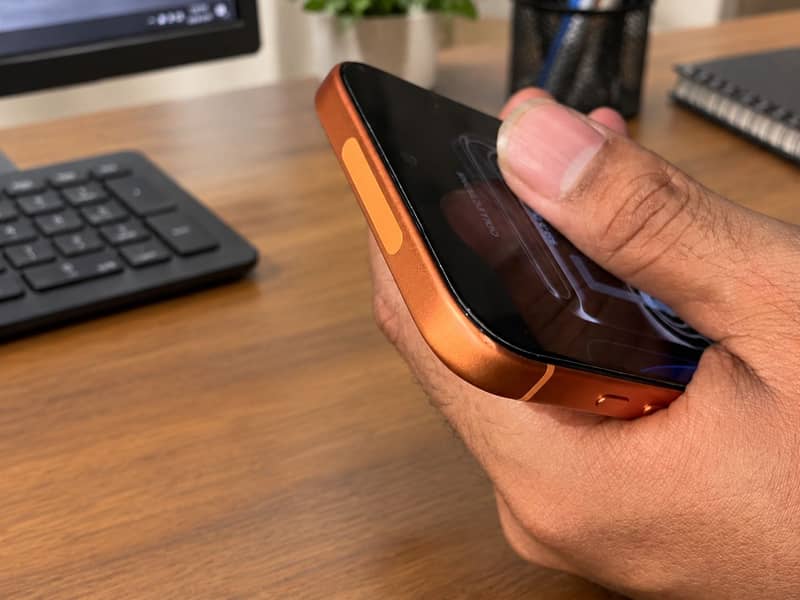 Apple iPhone 17 Pro Max 4