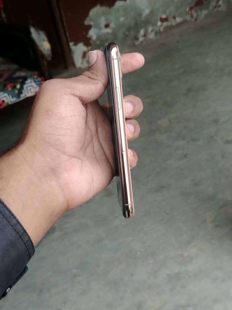 Apple iPhone 11 Pro 3