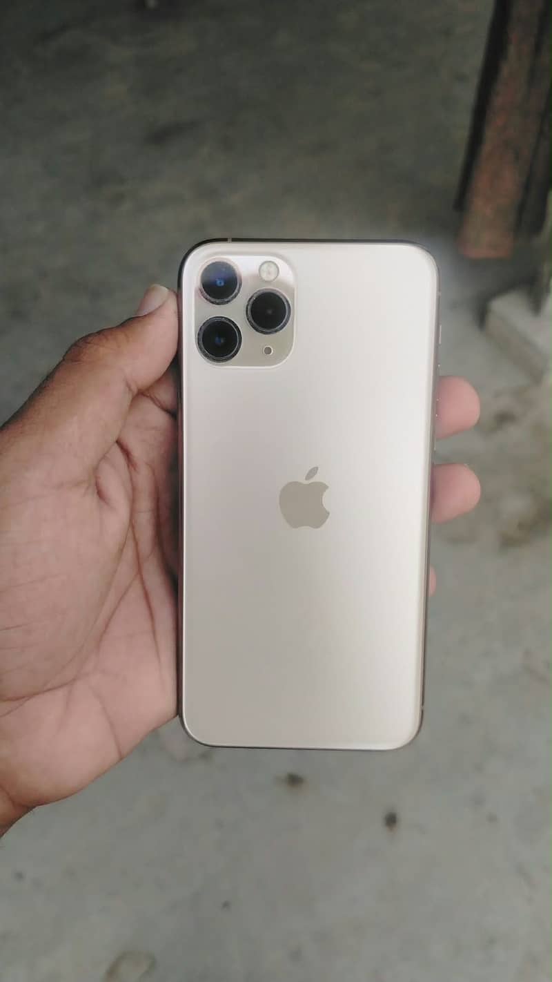 Apple iPhone 11 Pro 4