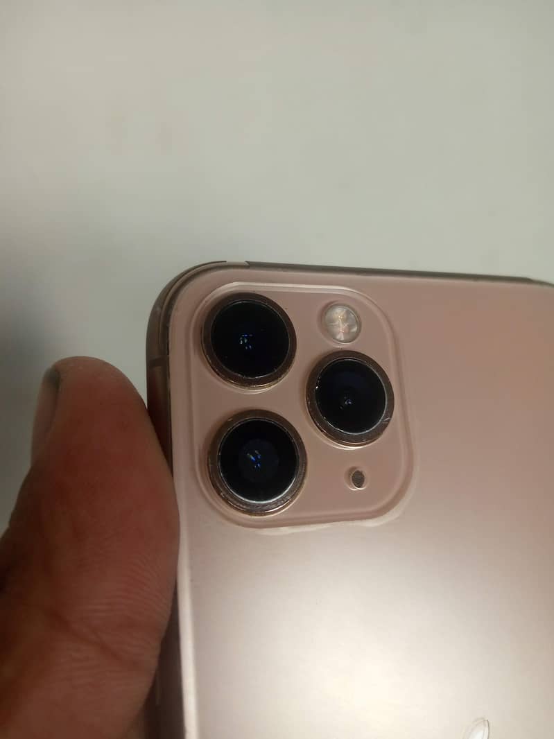 Apple iPhone 11 Pro 2