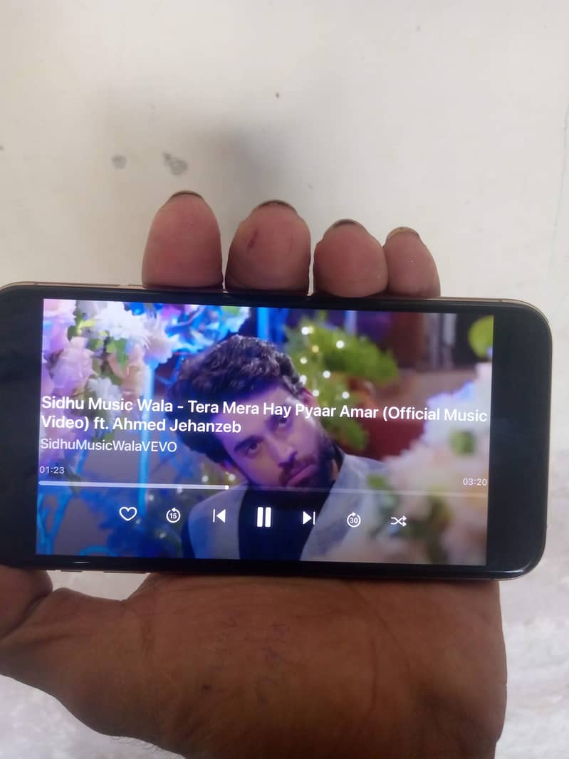 Apple iPhone 11 Pro 3