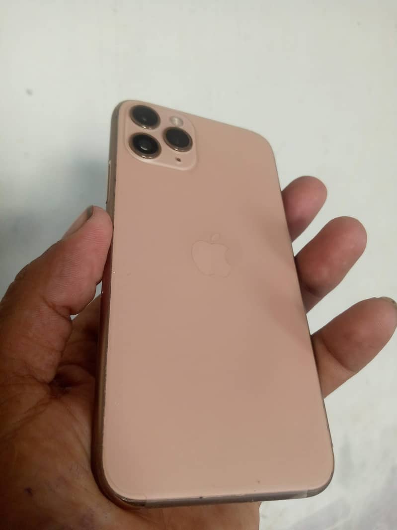 Apple iPhone 11 Pro 7