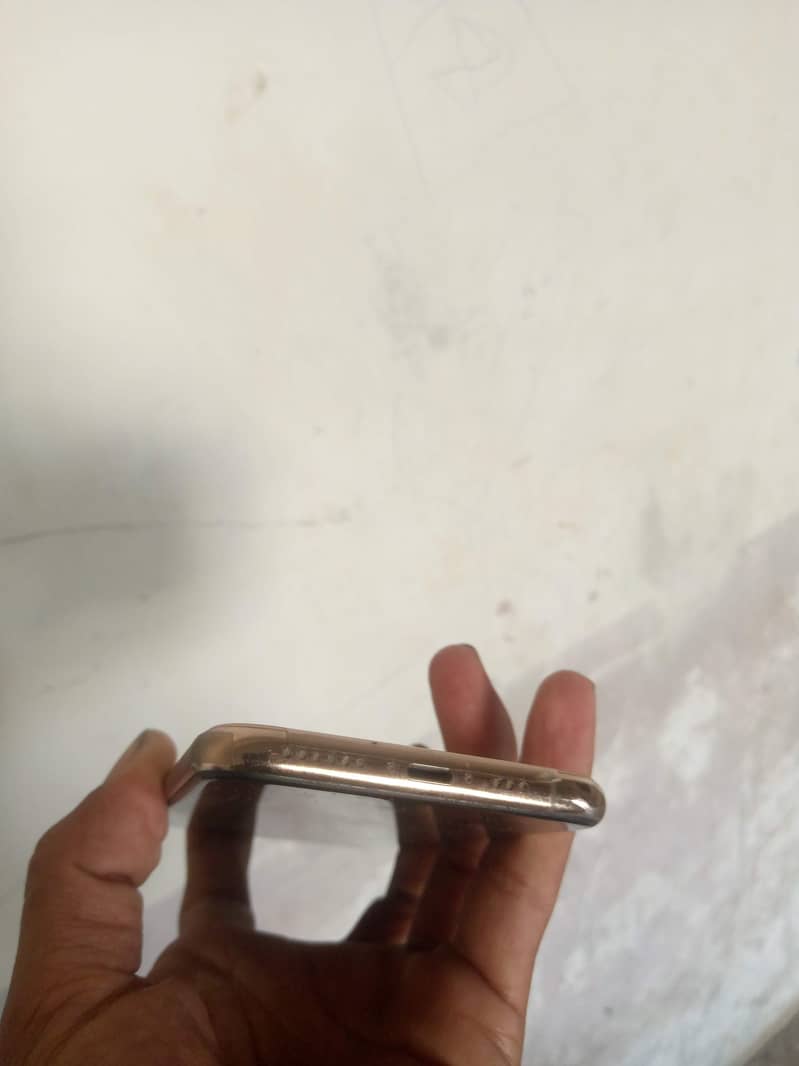Apple iPhone 11 Pro 9