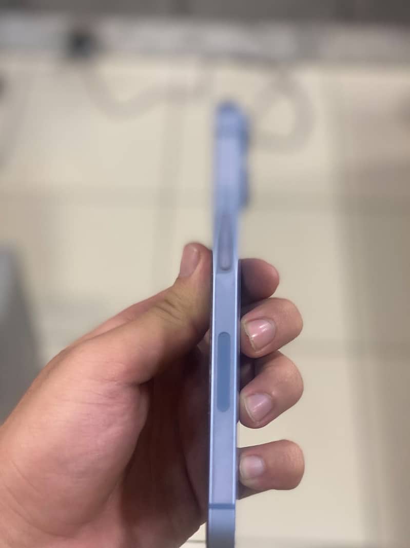 Apple iPhone 14 4