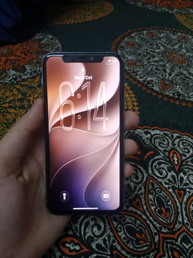 Apple iPhone 11 Pro 1