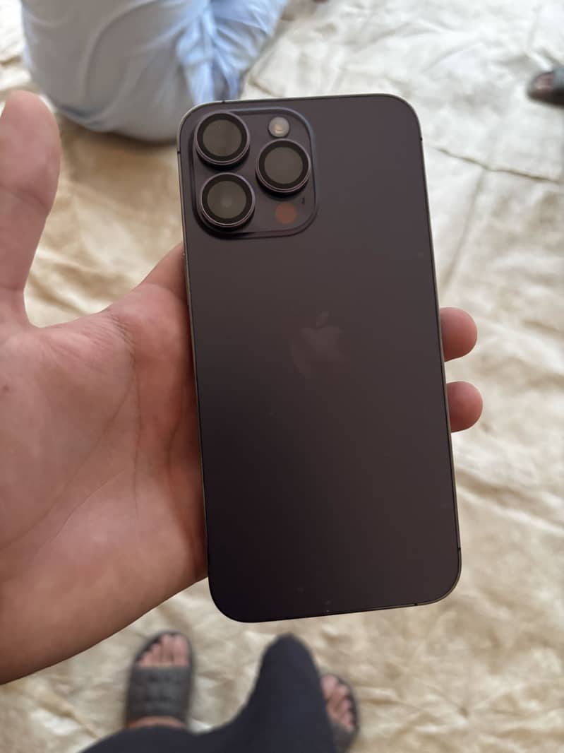 Apple iPhone 14 Pro Max 0