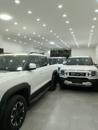 FURNISHED SHOWROOM FOR RENT