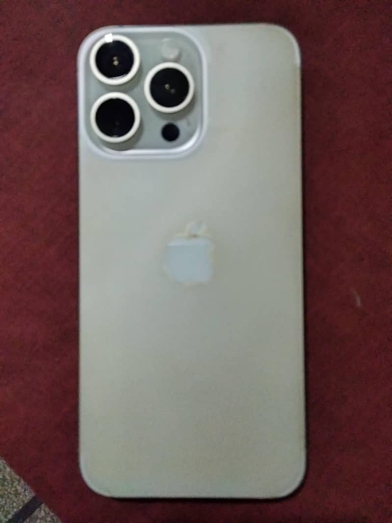 Apple iPhone 15 Pro Max 1
