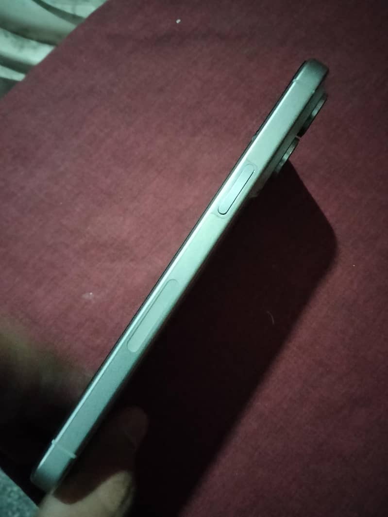Apple iPhone 15 Pro Max 4