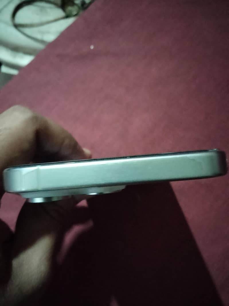 Apple iPhone 15 Pro Max 5