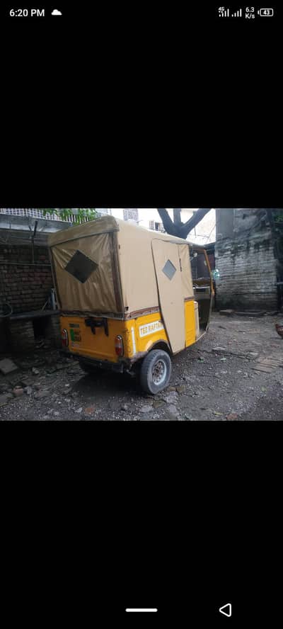 taiz raftar auto rikshaw
