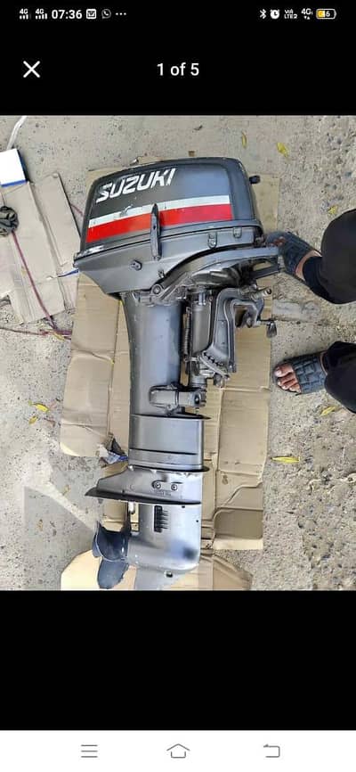 Suzuki Engine out boat 25 HP
