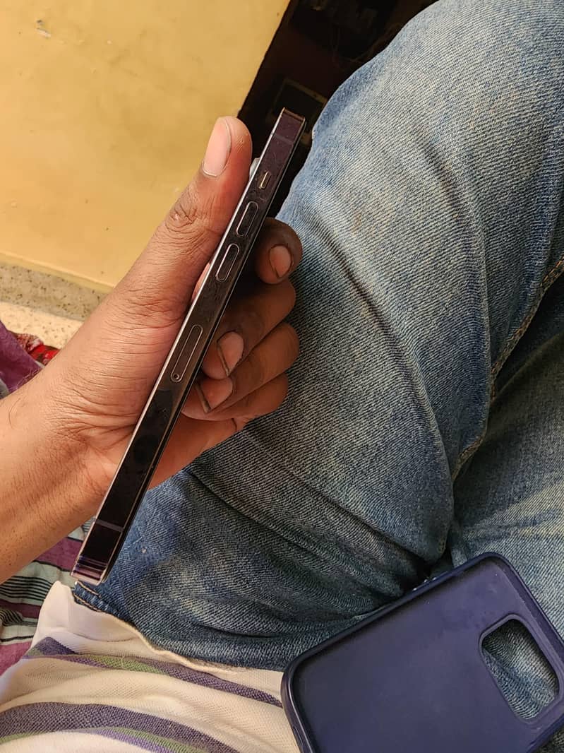 Apple iPhone 14 Pro 2