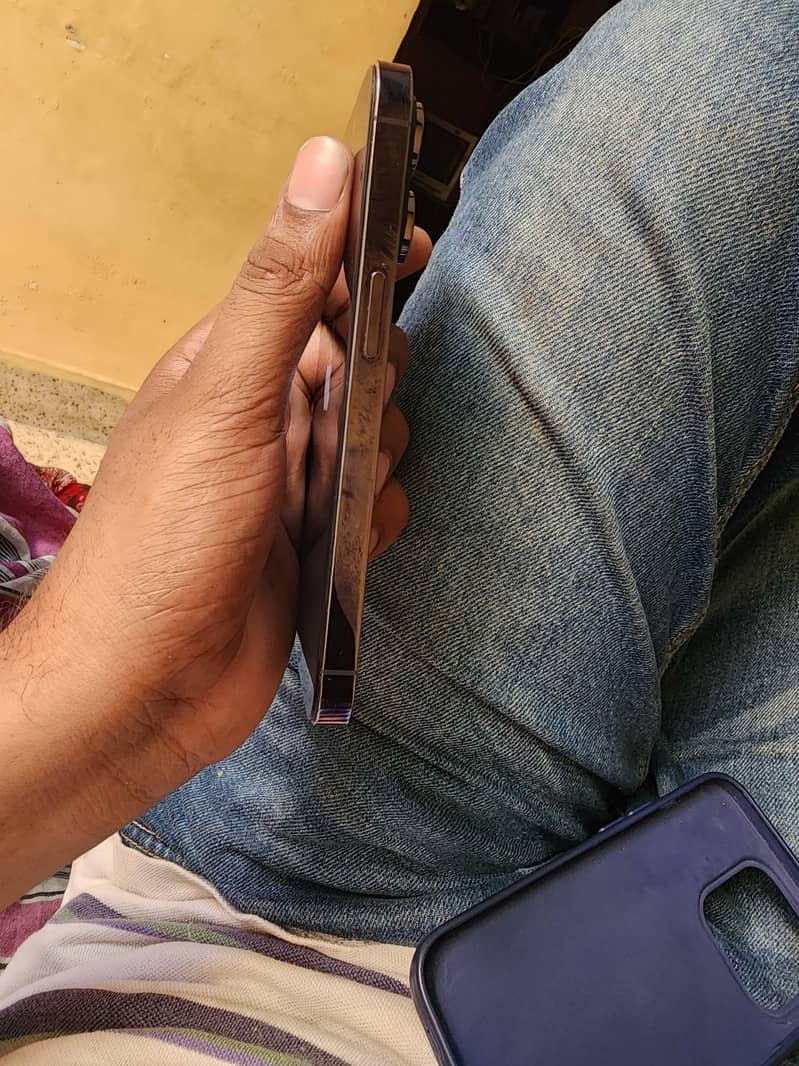 Apple iPhone 14 Pro 4