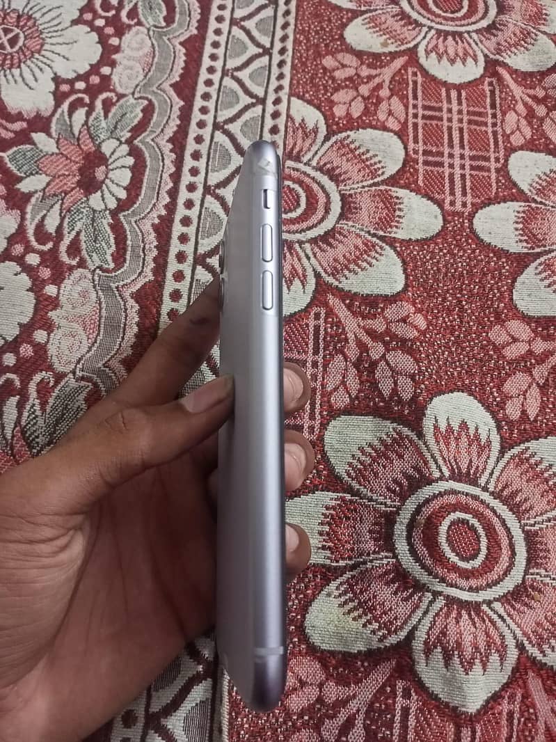Apple iPhone 11 2
