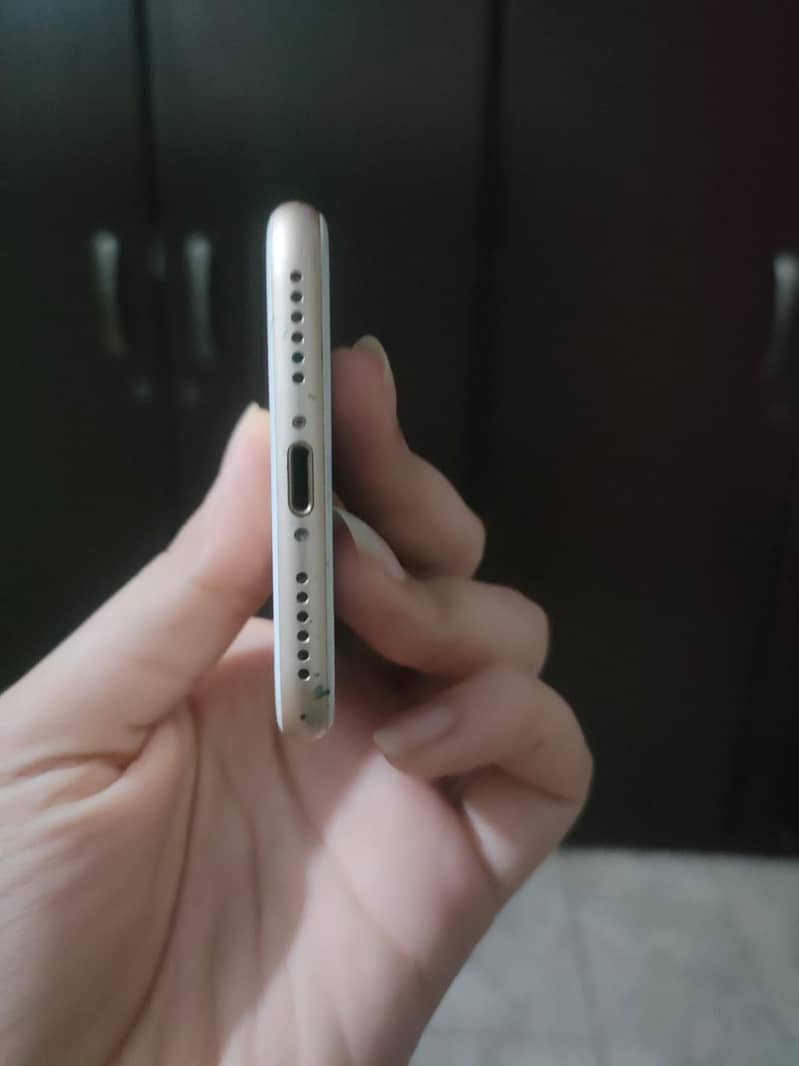Apple iPhone 7 2