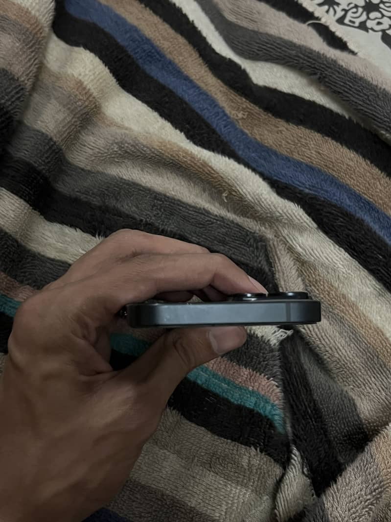 Apple iPhone 14 4