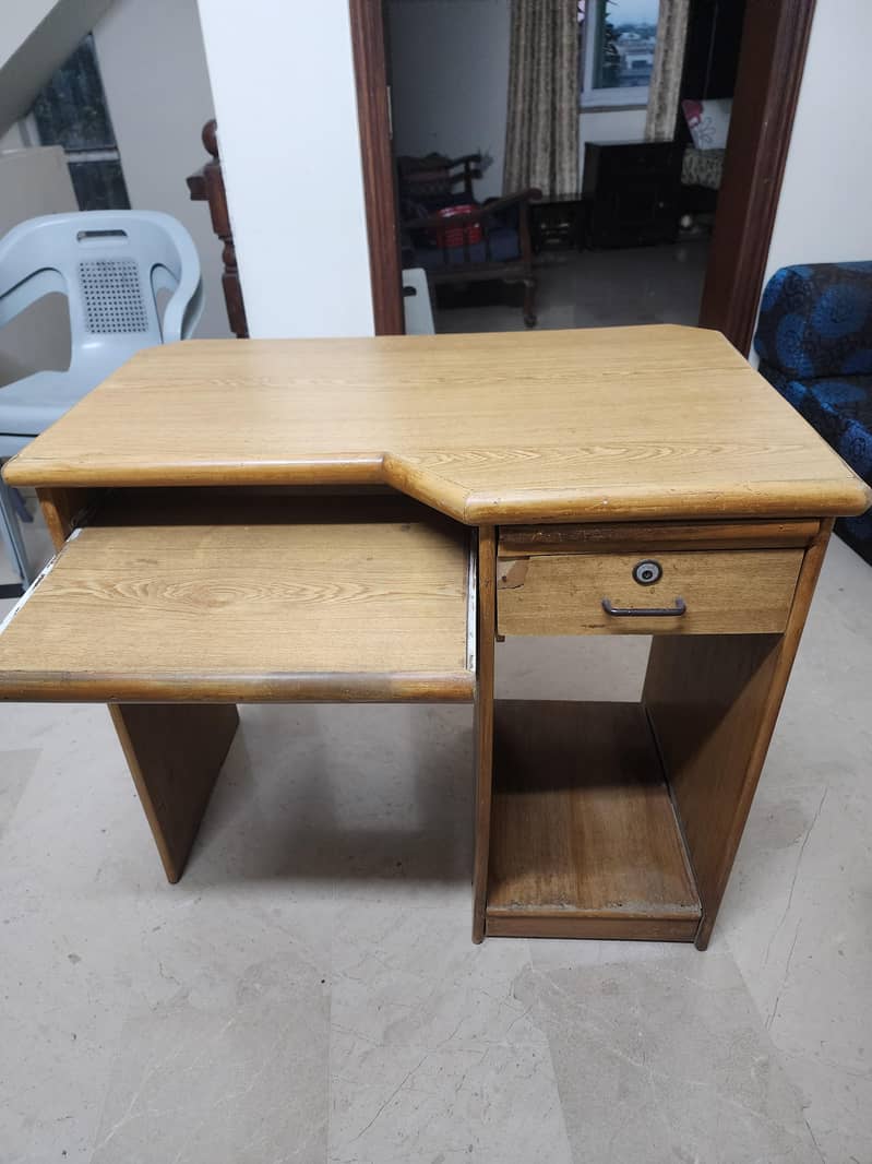 Computer Table for sale 0