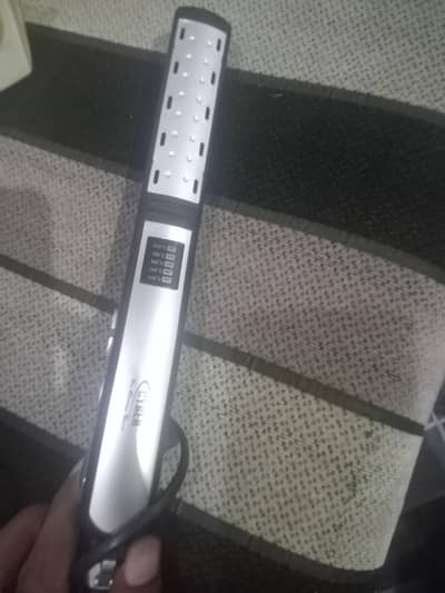 Hair straightener