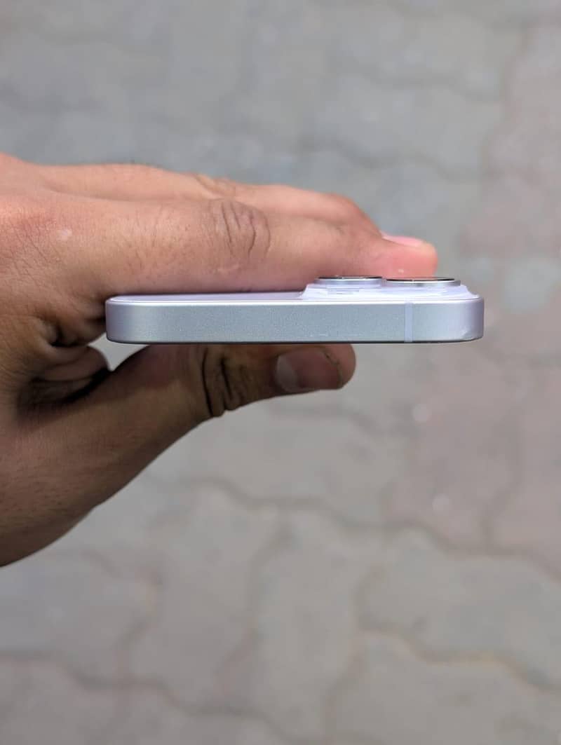 Apple iPhone 14 3