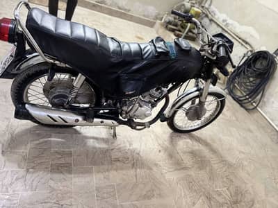 “Unique 125cc 2013 Model | Excellent Condition | Smooth Engine”
