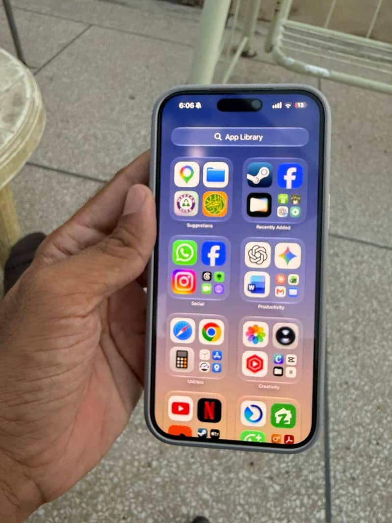 Apple iPhone 17 Pro Max 4