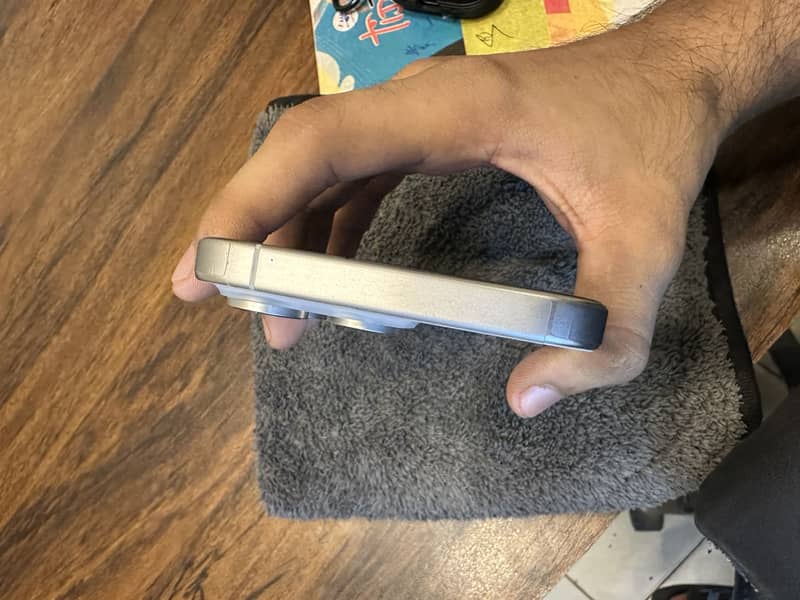 Apple iPhone 15 Pro Max 5