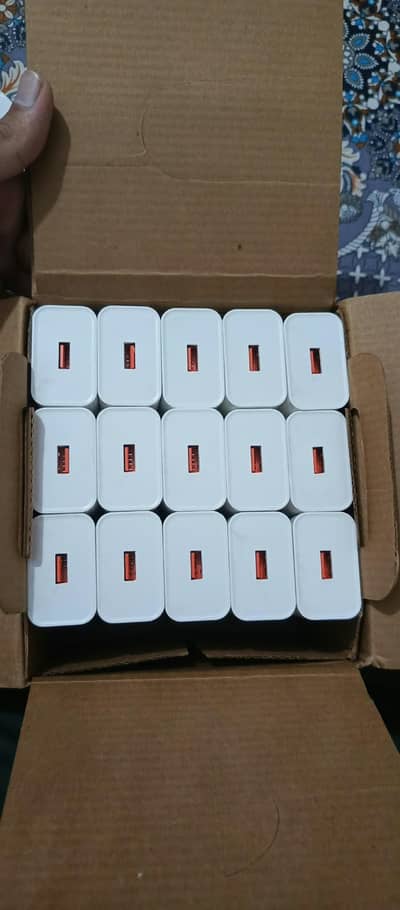 45w Charger quantity avalaible