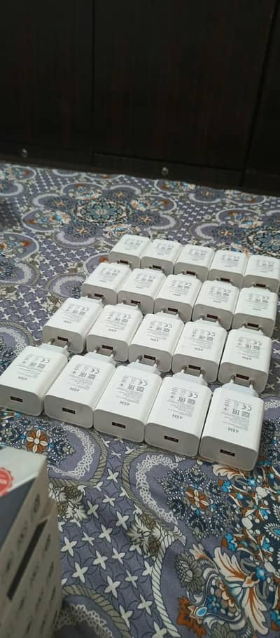 45w Charger quantity avalaible