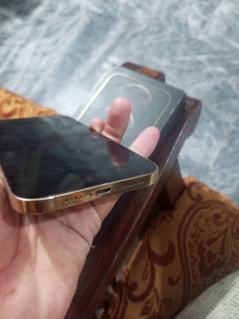 Apple iPhone 12 Pro Max 3